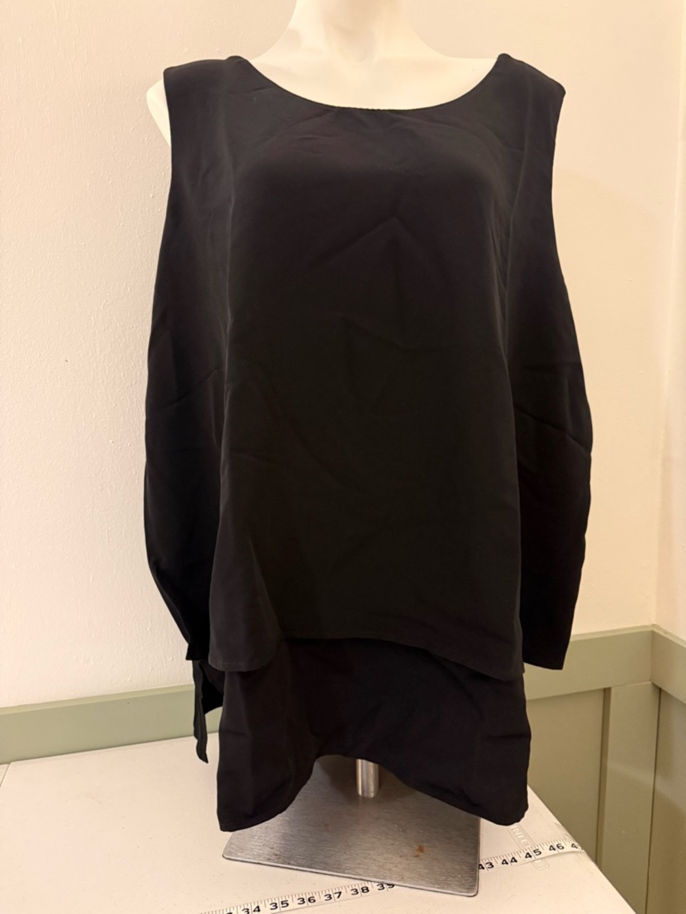 Sleeveless Layered Tank Tops - 1 black & 1 white